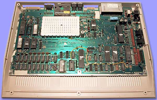 Commodore 128 sisältä