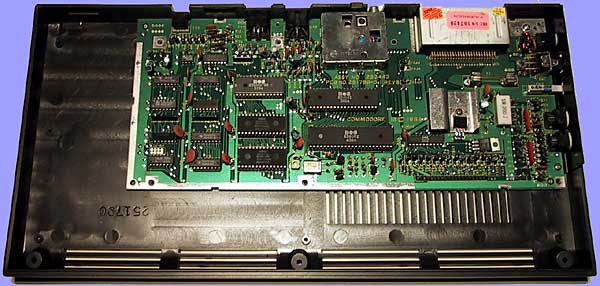 Commodore 16 sisältä